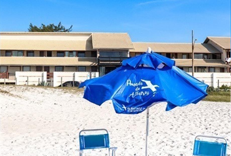 pousada praia cadeiras 02.jpg