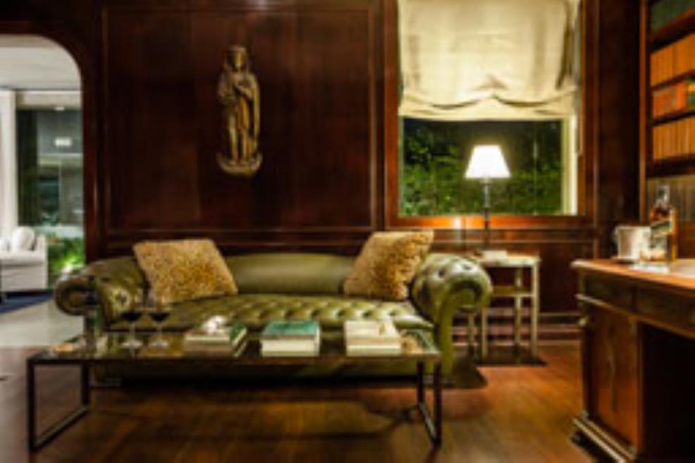 biblioteca sofa.jpg