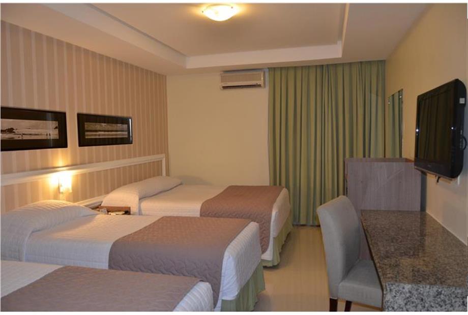 APTO SUPERIOR TRIPLO ARITUBA.jpg