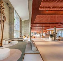 almenat_lobby5_mmf3539-hdr.jpg