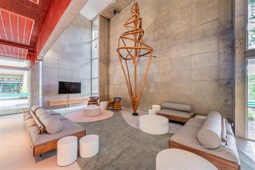 almenat_lobby3_mmf3464-hdr-edit.jpg