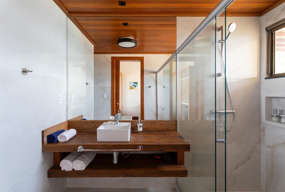 suite 2 banheiro dia.jpg