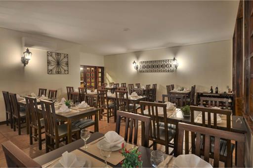 hotel_deville_guaira-restaurante_1.jpg