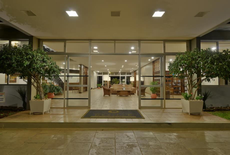 hotel_deville_guaira-entrada_1.jpg