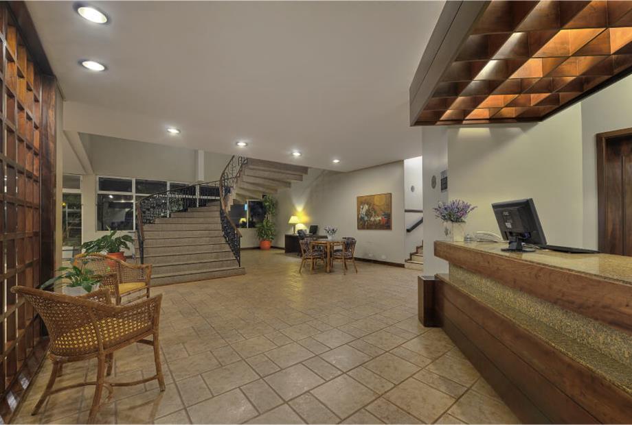 hotel_deville_guaira-lobby_1.jpg