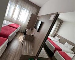 Quarto Standard Triplo Twin