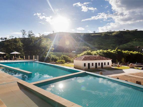 piscina -terra dos sonhos.jpg