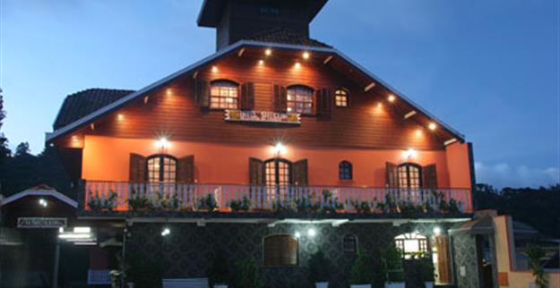 fachada noturna ii - copia.jpg