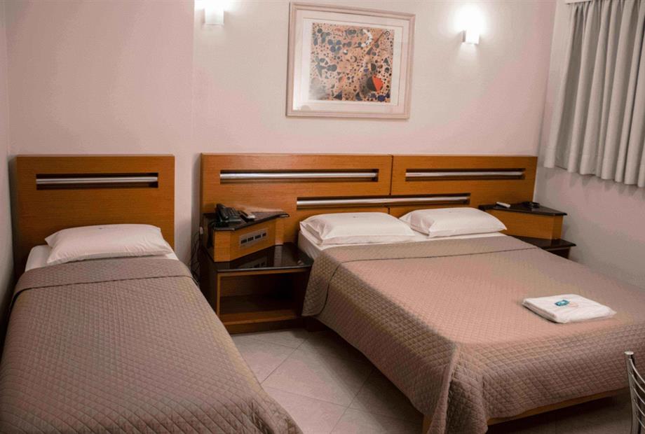 quarto triplo- cama casal + solteiro.jpg