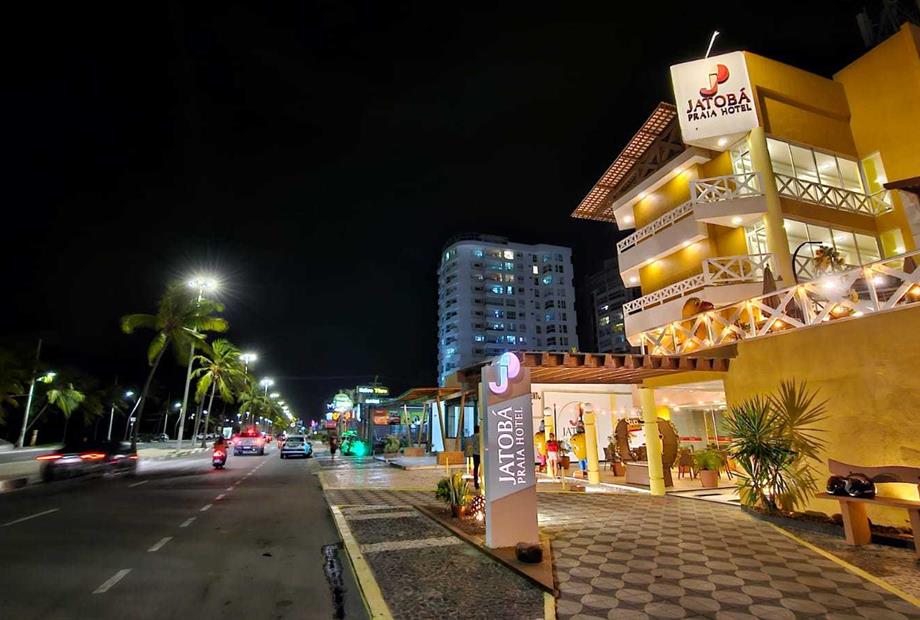 foto fachada a noite.jpeg