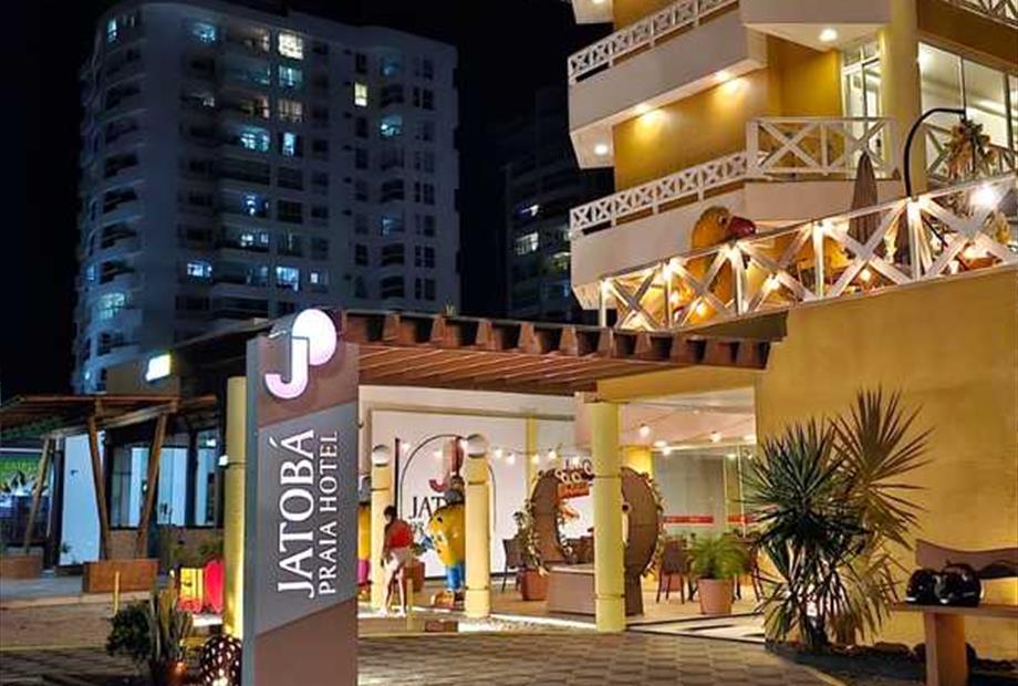 foto fachada a noite. .jpeg