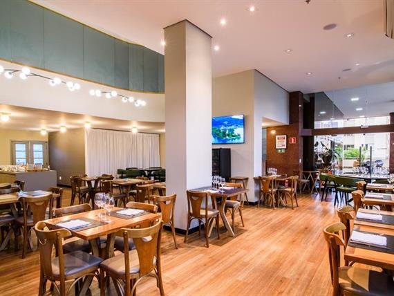 self - restaurante (1).jpg