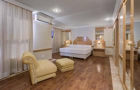 Suíte do Slaviero Hotel Londrina Flat