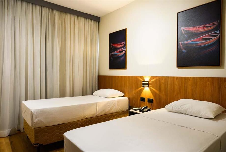 self - luxo twin (13).jpg