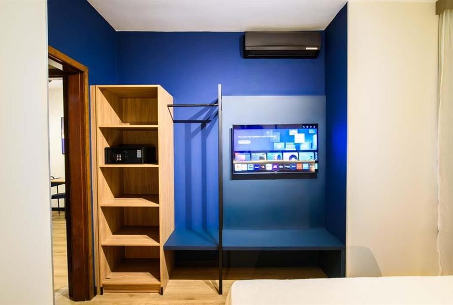 self - luxo twin (7).jpg