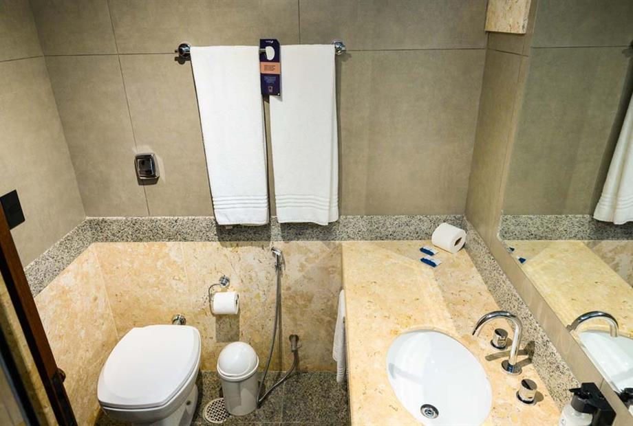 self - luxo casal - banheiro (1).jpg