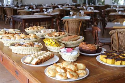 room service_easy-resize.com.jpg