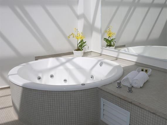 banheira vick ou vitoria.jpg