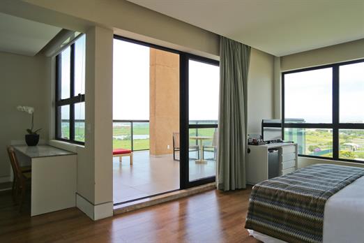 suíte com varanda (3).jpg