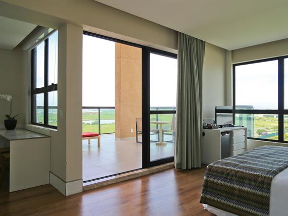 suíte com varanda (3).jpg