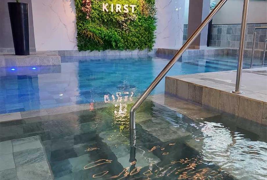 piscina interna nova (01).jpeg