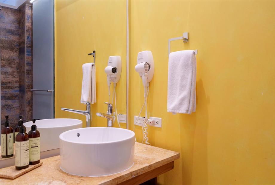 deluxe loft 1.jpg