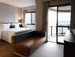 Estanplaza Funchal - Faria Lima