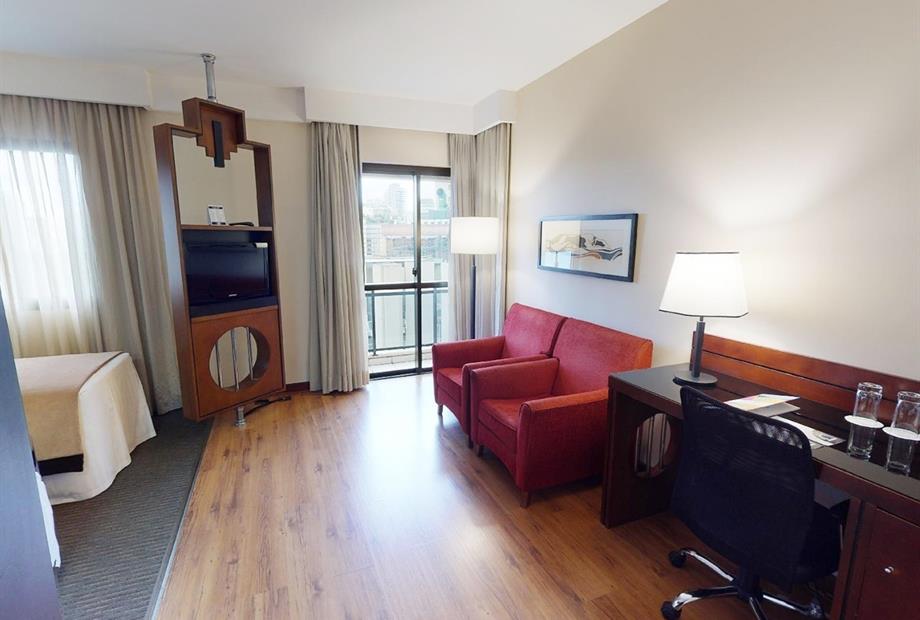 suite house twin.jpg