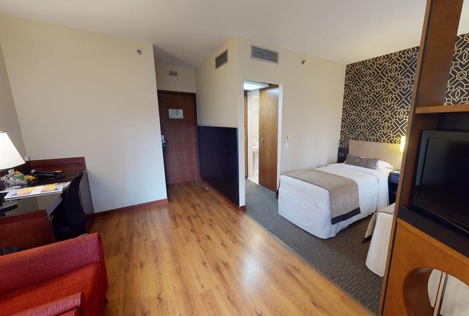 suite house twin (4).jpg