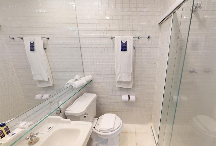 suite house twin (2).jpg