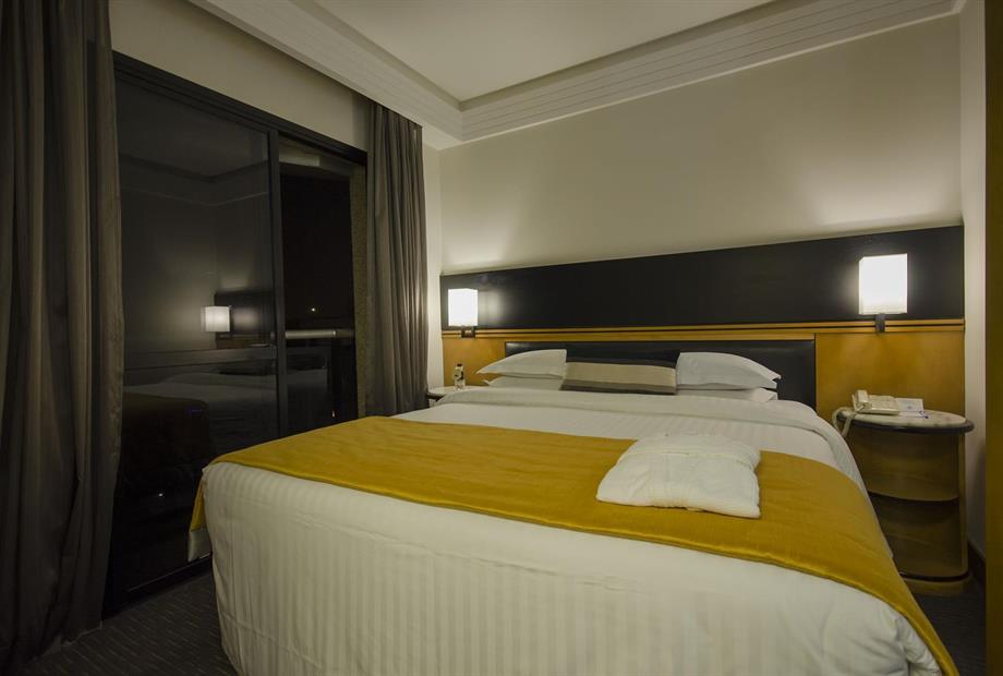 Business Plus (2).jpg