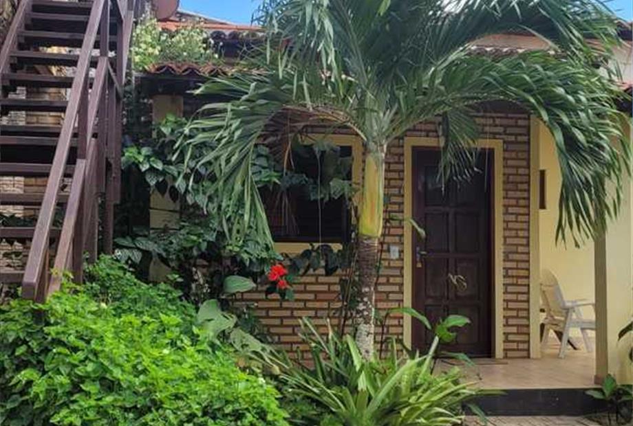 escada para o 203 e entrada para 103.jpg