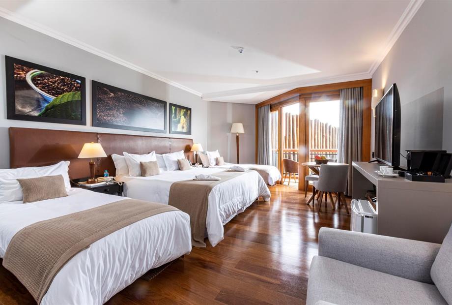 superior familia.jpg