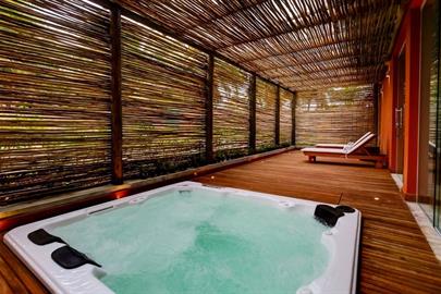 scpi - jacuzzi (5).jpg