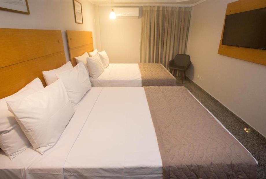 Quarto Quádruplo Deluxe-1.jpg