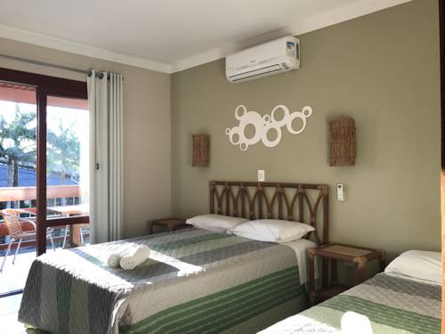quarto triplo com sacada.jpg
