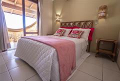 QUARTO INDIVIDUAL COM VARANDA / SEM CAFÉ DA MANHÃ