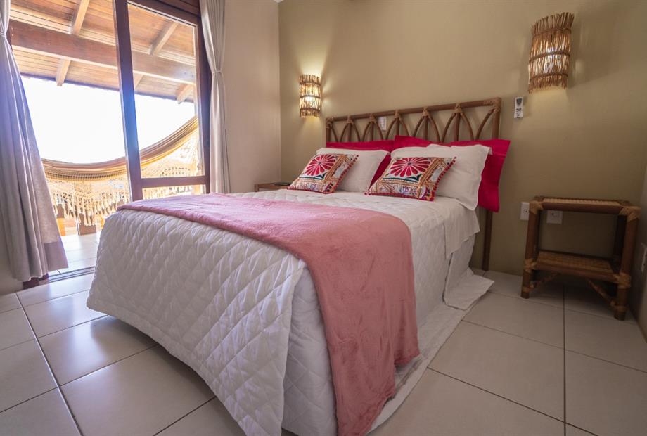 quarto casal com varanda2.jpeg