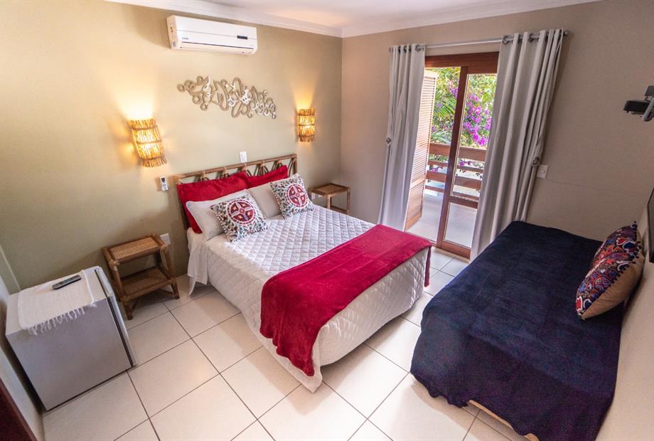 quarto triplo com sacada1.jpeg