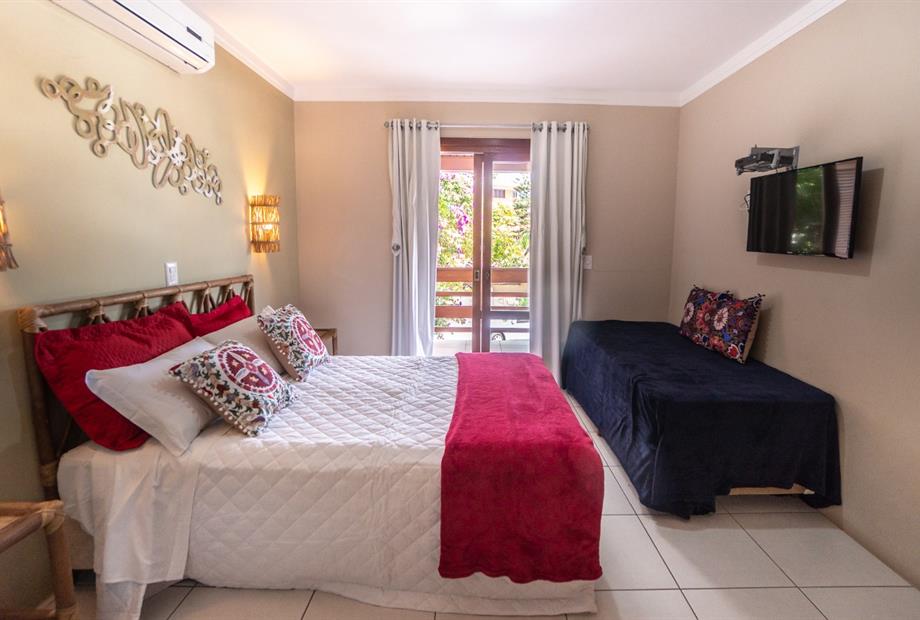 quarto triplo com sacada3.jpeg