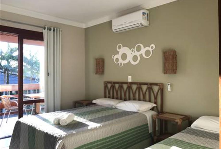 quarto triplo com sacada.jpg