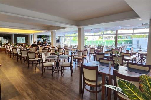 01 - restaurante piscina (1).jpeg