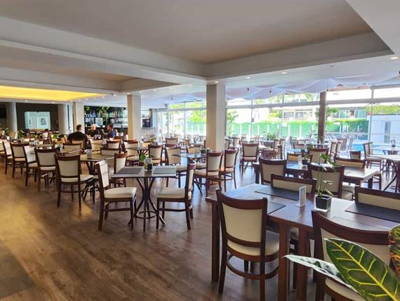 01 - restaurante piscina (1).jpeg