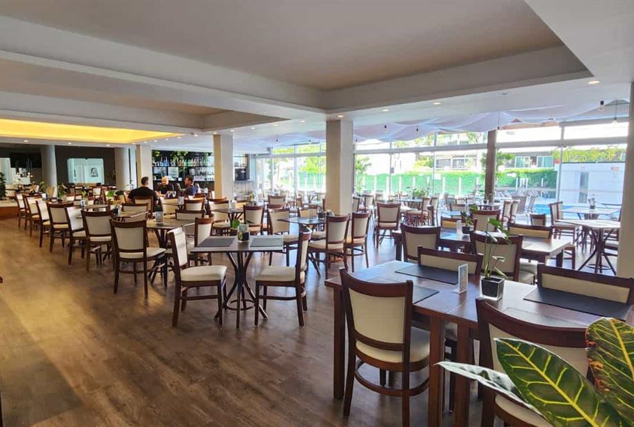 01 - restaurante piscina (1).jpeg