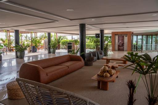 lobby 2 omnibees.jpg