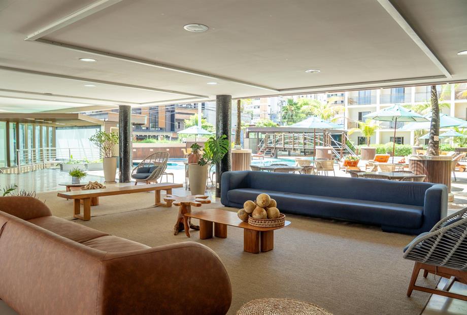 lobby com piscina omnibees.jpg