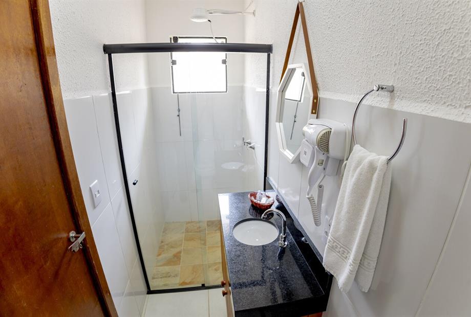 casa fazenda - banheiro 1.jpg