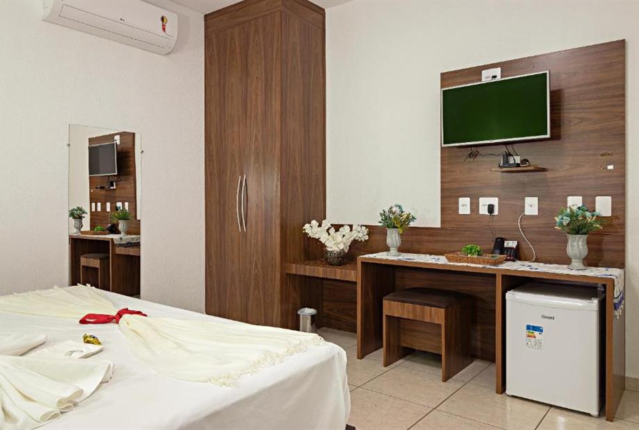 Quarto Quádruplo Deluxe-1.jpg