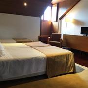 Quarto Familiar (3 adultos + 1 criança)