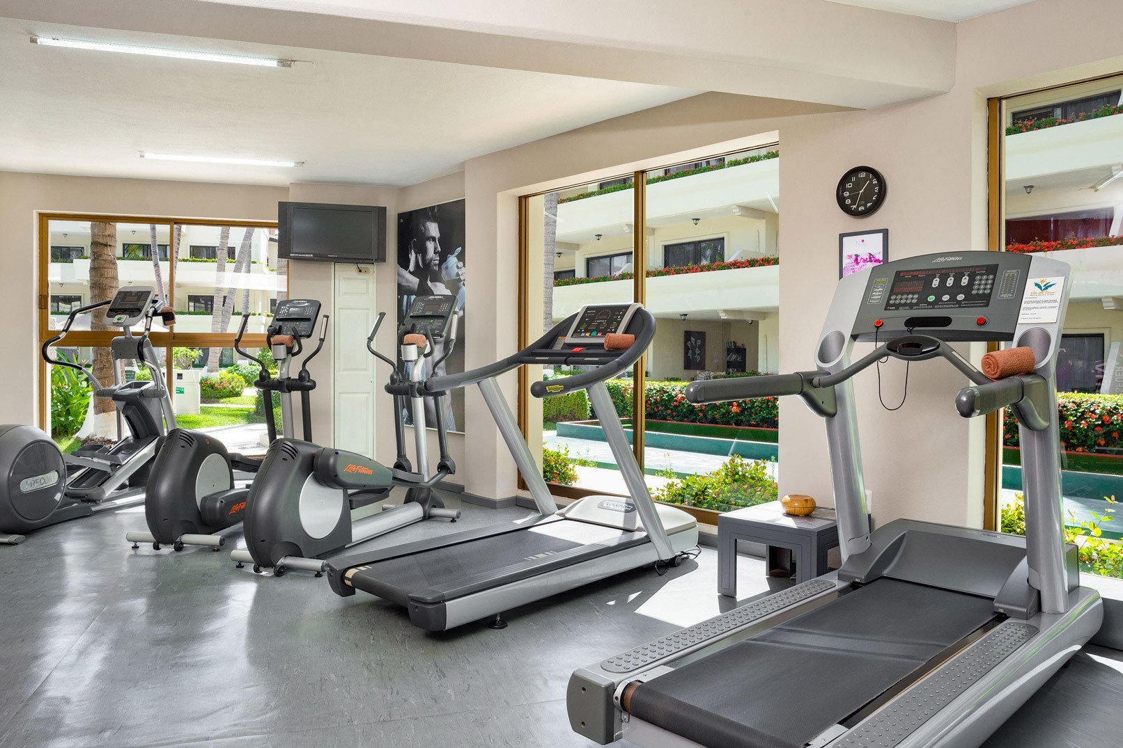 villa-del-palmar-gimnasio-2.jpg